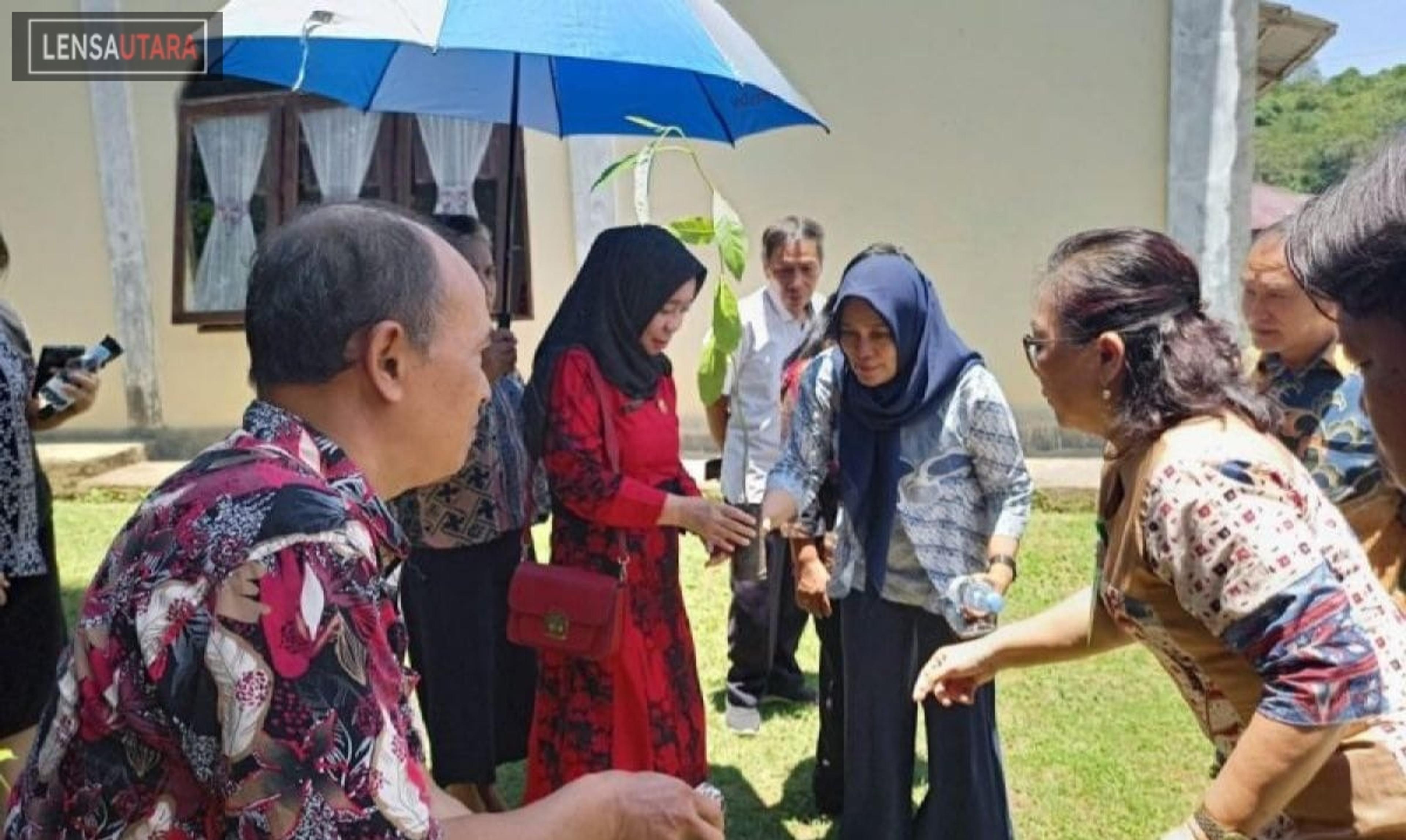 Kantor Kemenag Manado Kolaborasi Gereja Lakukan Penanaman Pohon