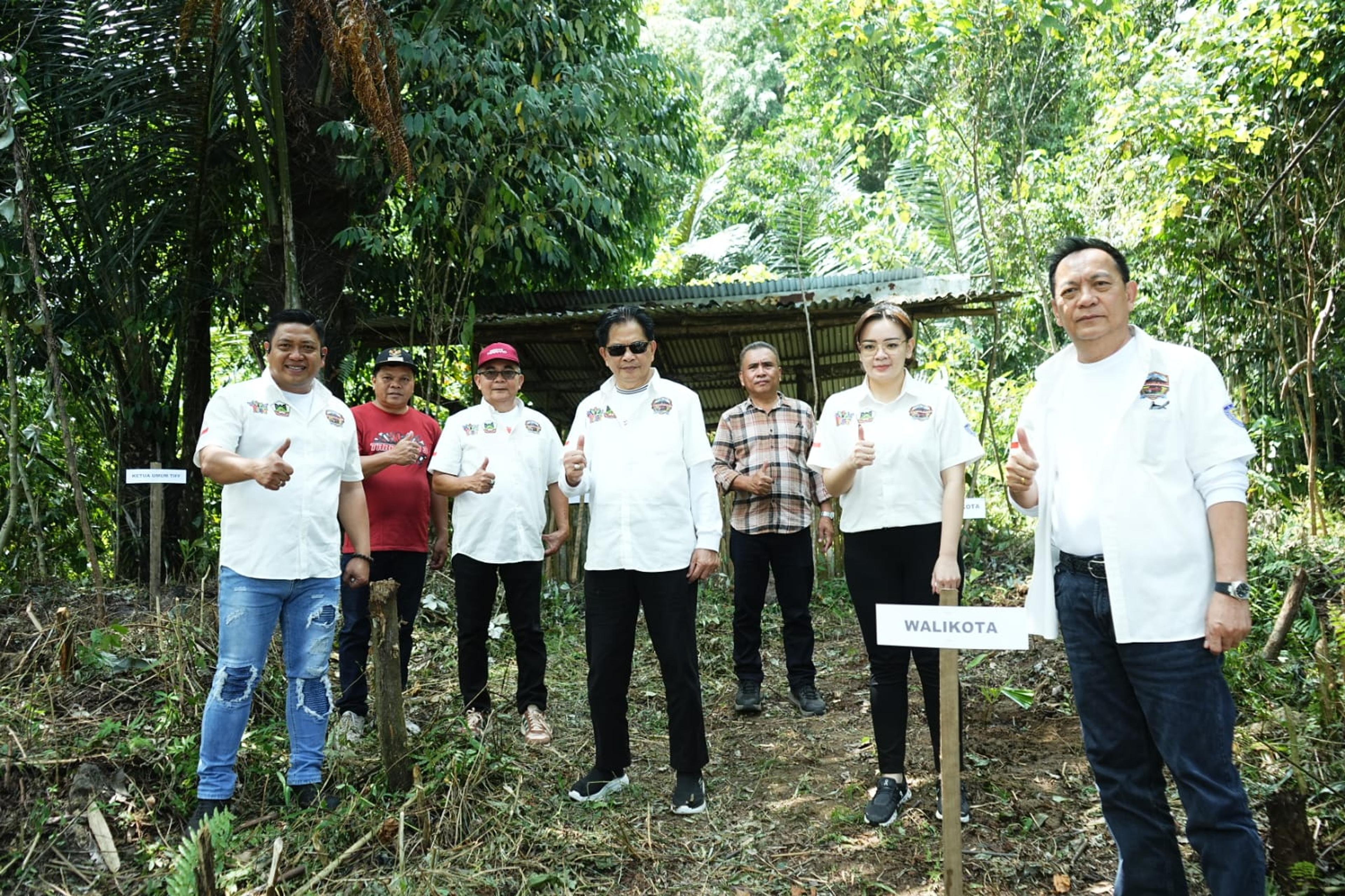 Rally Wisata yang dilepas di Lapangan Babe Palar, Sabtu (1/8/2026), diikuti sebanyak 125 peserta merupakan salah satu rangkaian pendukung Tomohon International Flower Festival (TIFF) 2026. (Ist)