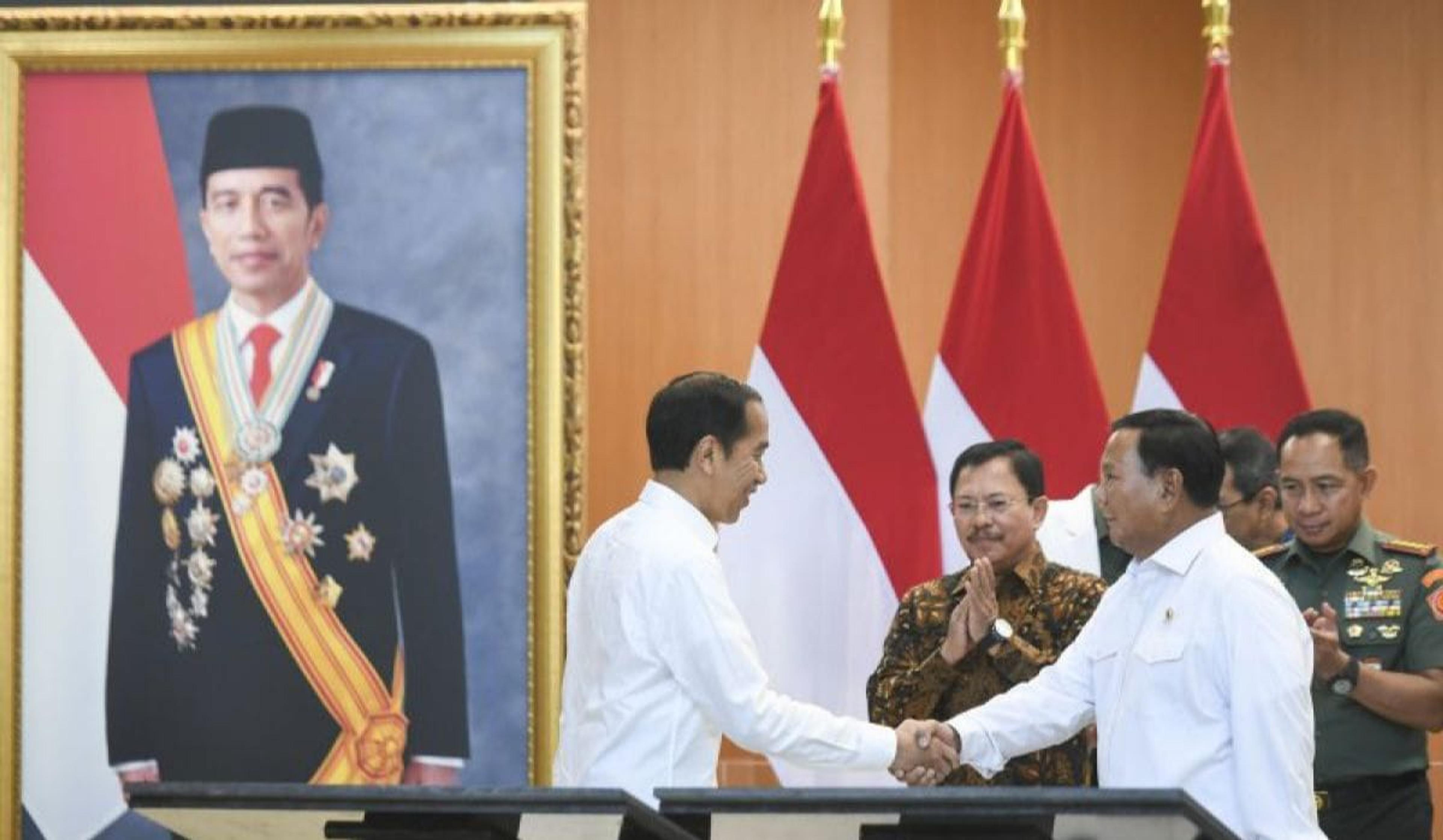 Presiden Jokowi Resmi Naikkan Pangkat Istimewa Bintang Empat ke Prabowo