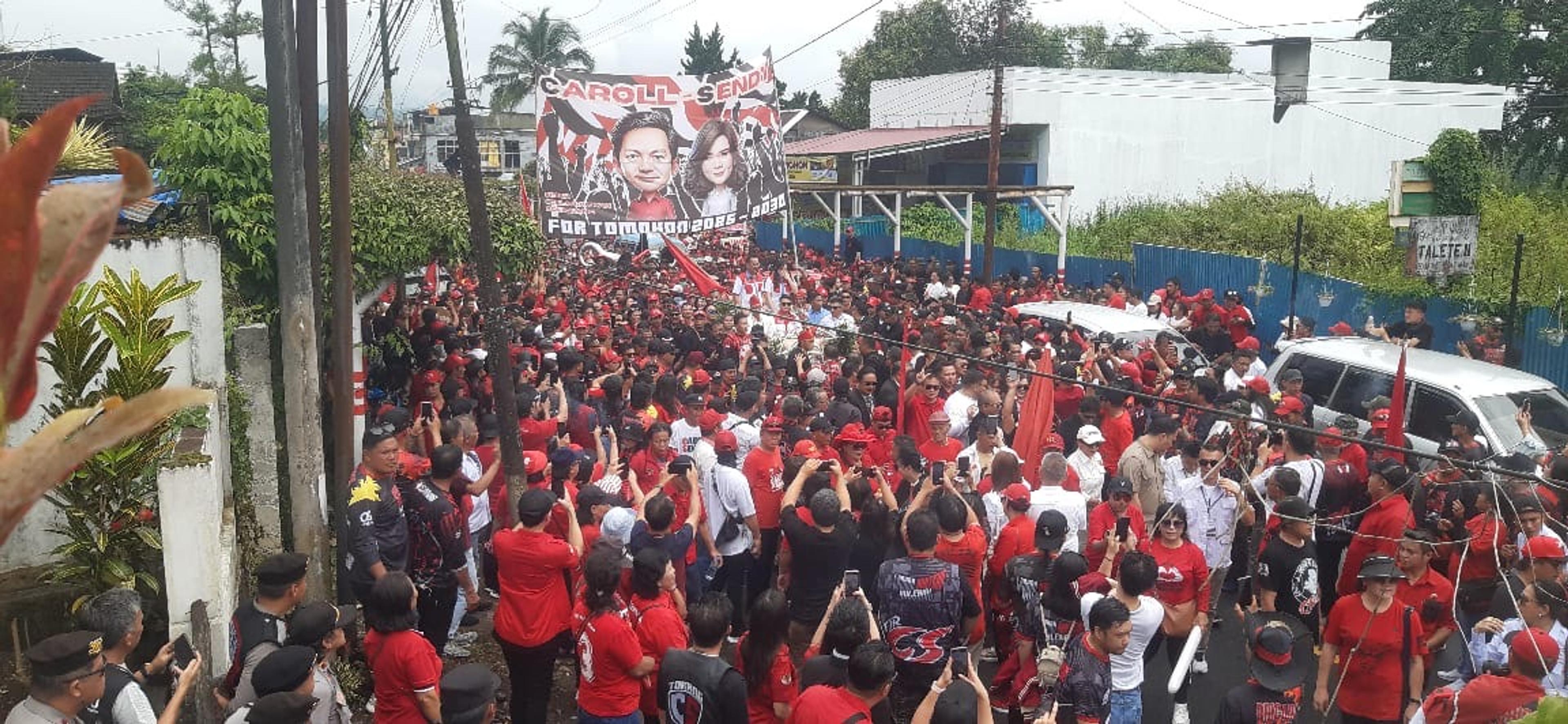Gunakan Kendaraan Tradisional Bendi, CS-SR Dikawal Ribuan Pendukung
