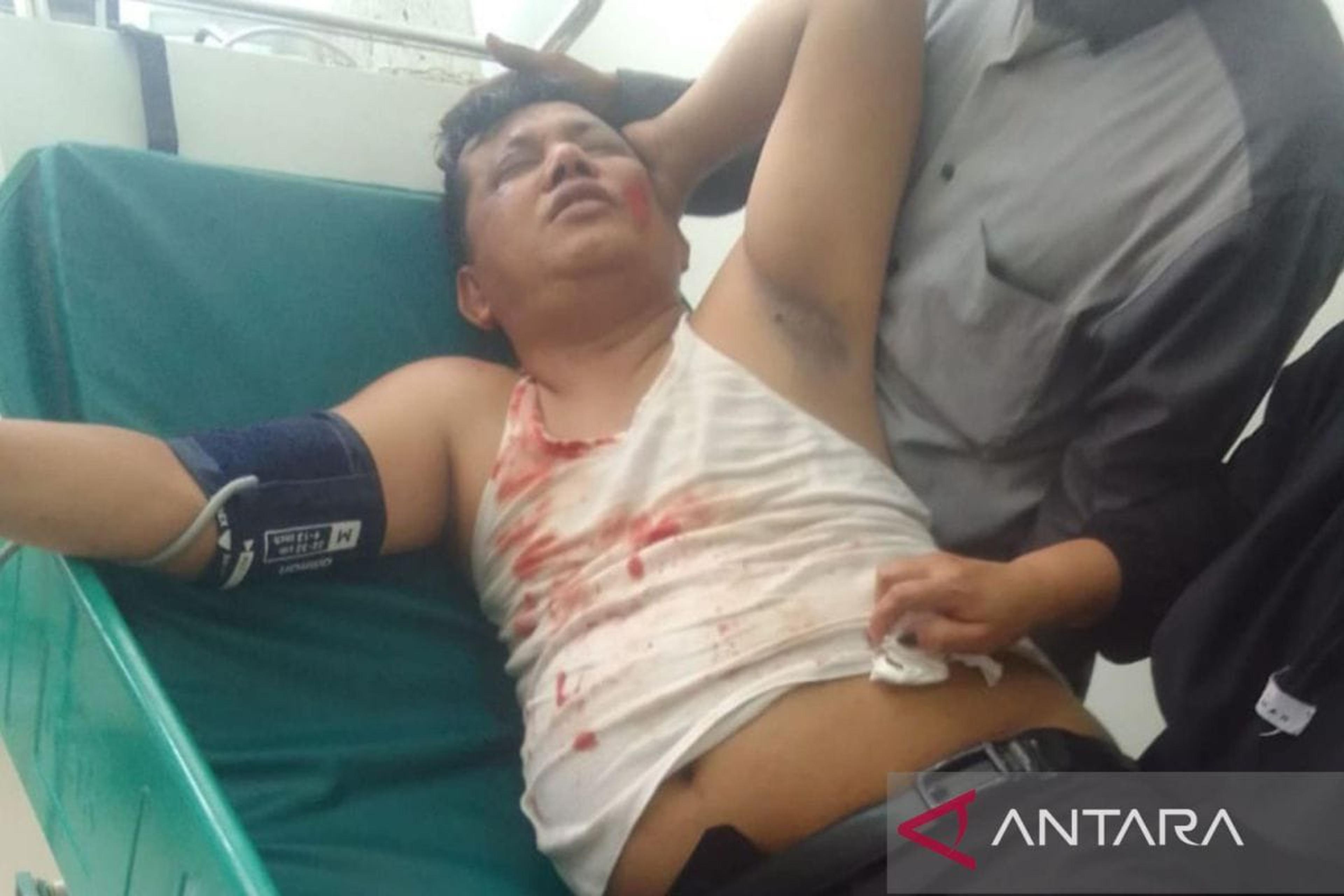 Seorang Kades Masuk Rumah Sakit karena Tertimpa Baliho Caleg