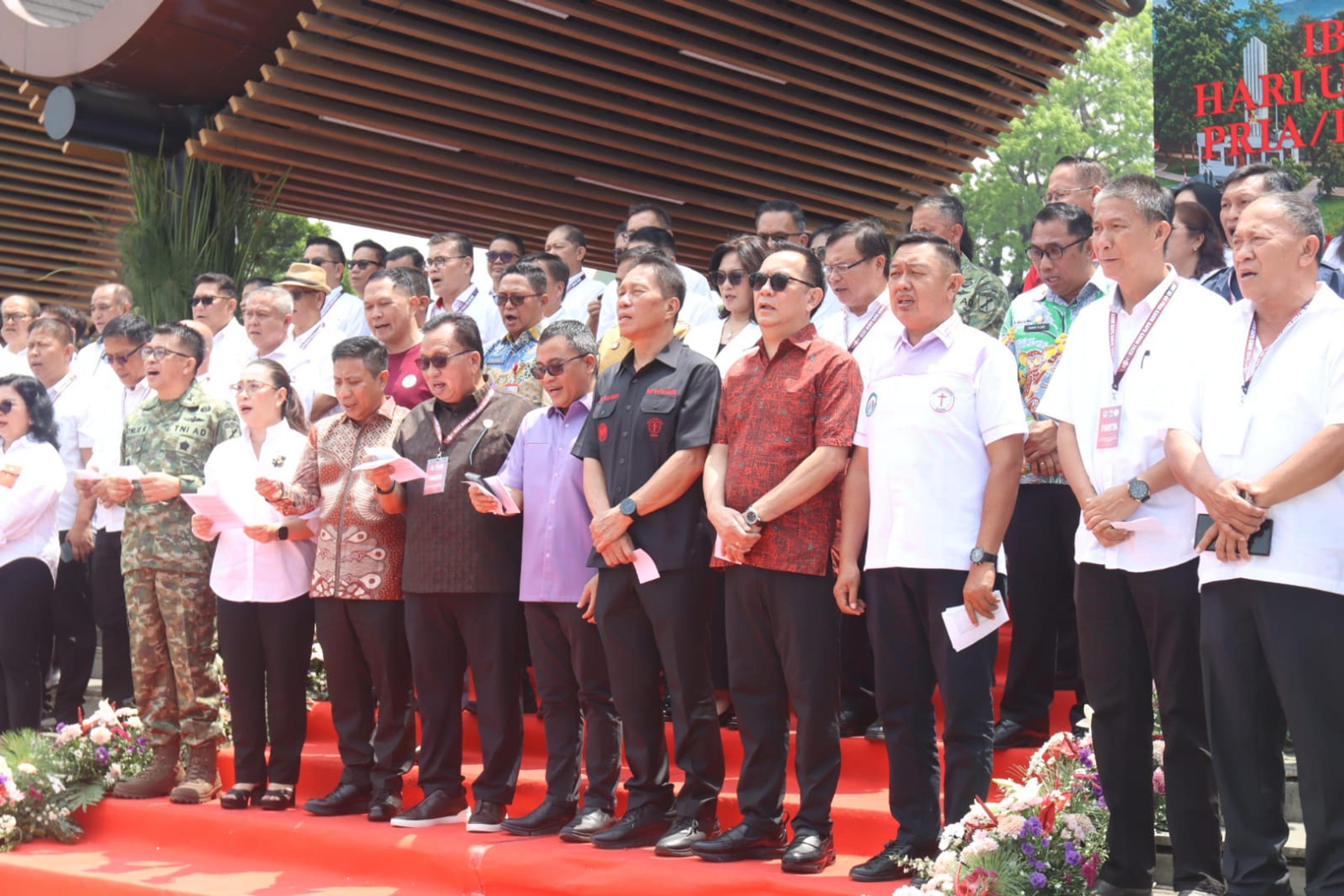 Ibadah Syukur HUT ke 64 PKB GMIM Digelar di Tondano, Pnt Caroll Senduk Ikut Hadir
