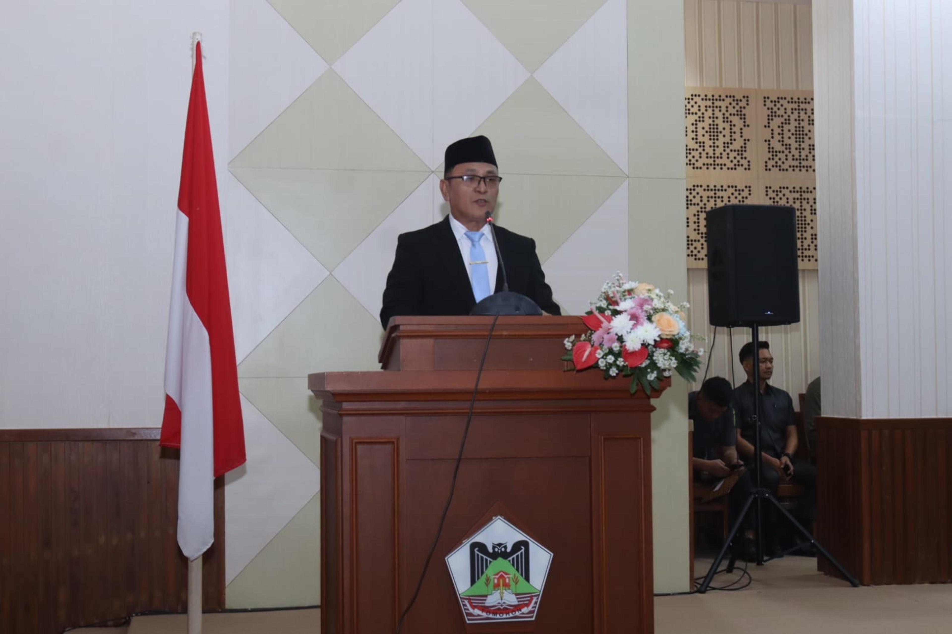 Wali Kota Tomohon Caroll J. A. Senduk, S.H., menghadiri Rapat Paripurna DPRD Kota Tomohon dalam rangka Pengucapan Sumpah/Janji Ketua DPRD Kota Tomohon Sisa Masa Jabatan Tahun 2024–2029. (Ist)