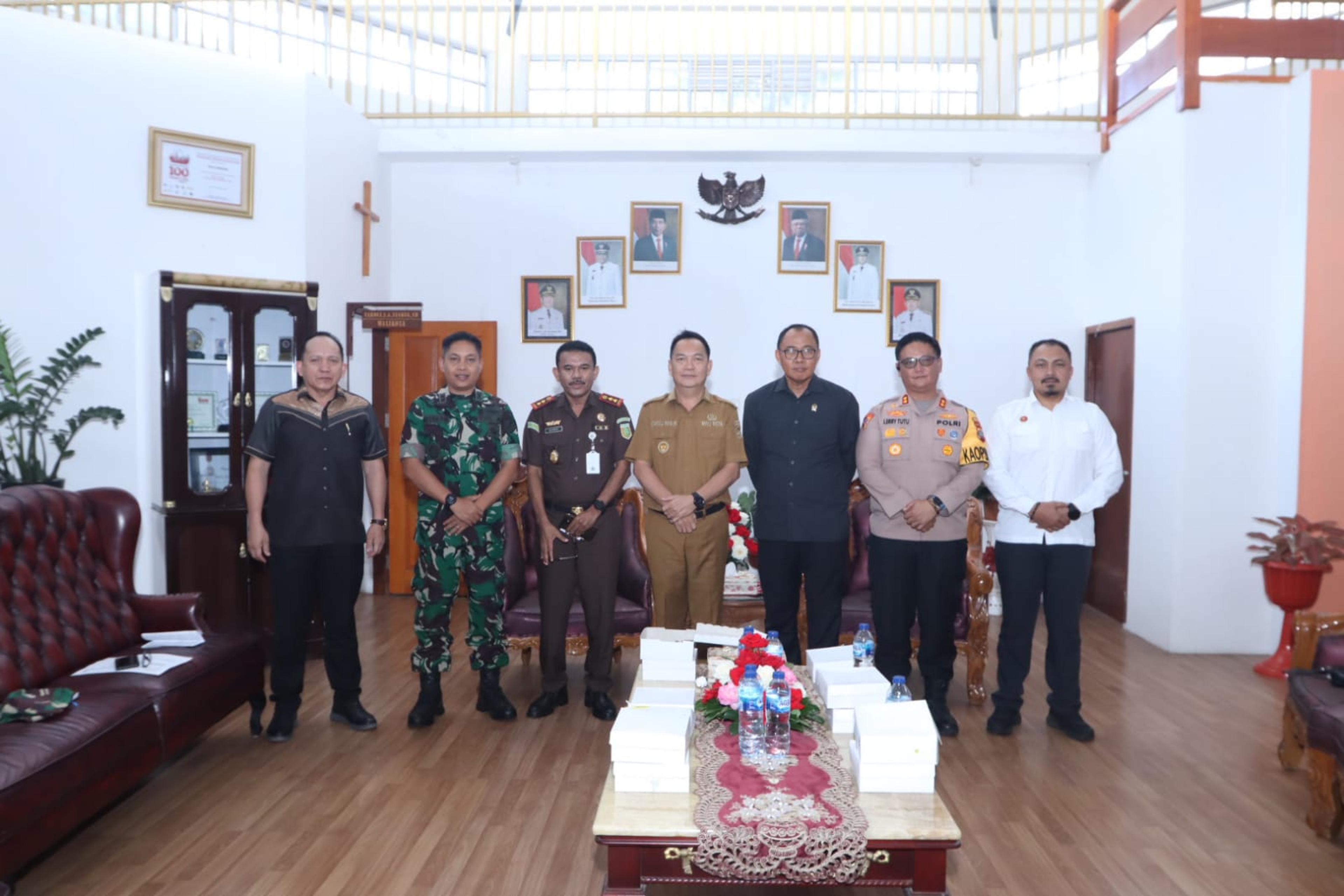 Bahas Kamtibmas, Pemkot Tomohon Gelar Rapat Bersama Forkopimda