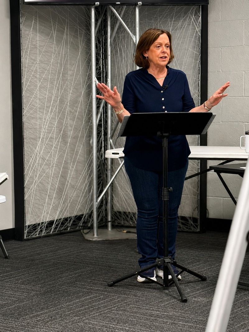 Barbara Kohler teaching a live seminar