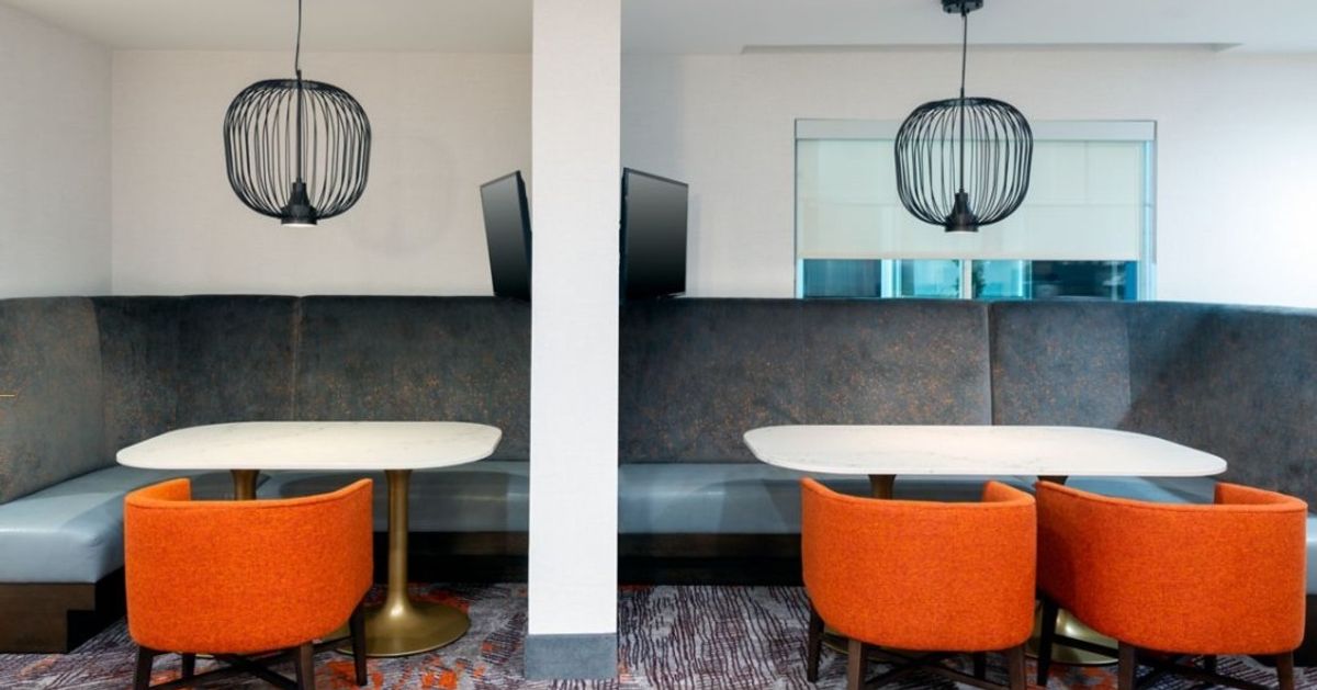 📍 Courtyard by Marriott, Sarasota, FL
⁠
Custom lighting, designed to welcome. Our fixtures were fabricated to complement the hotel's sleek, modern interiors…