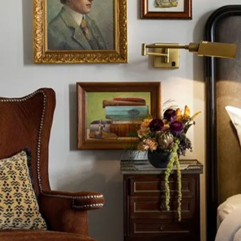 Our custom hotel lighting transforms every space, creating an ambiance of warmth, sophistication, and comfort. From elegant bedside fixtures to statement cha…