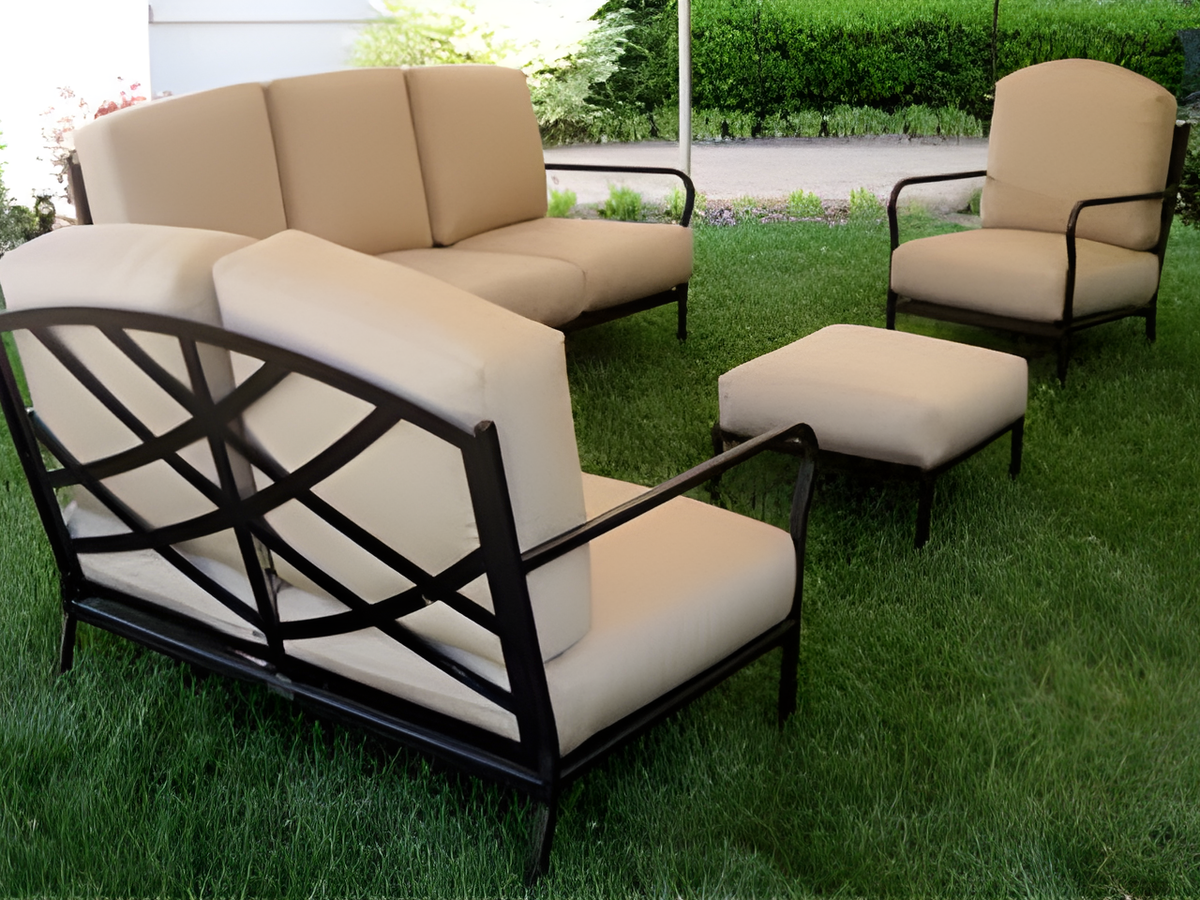 Deep Seating