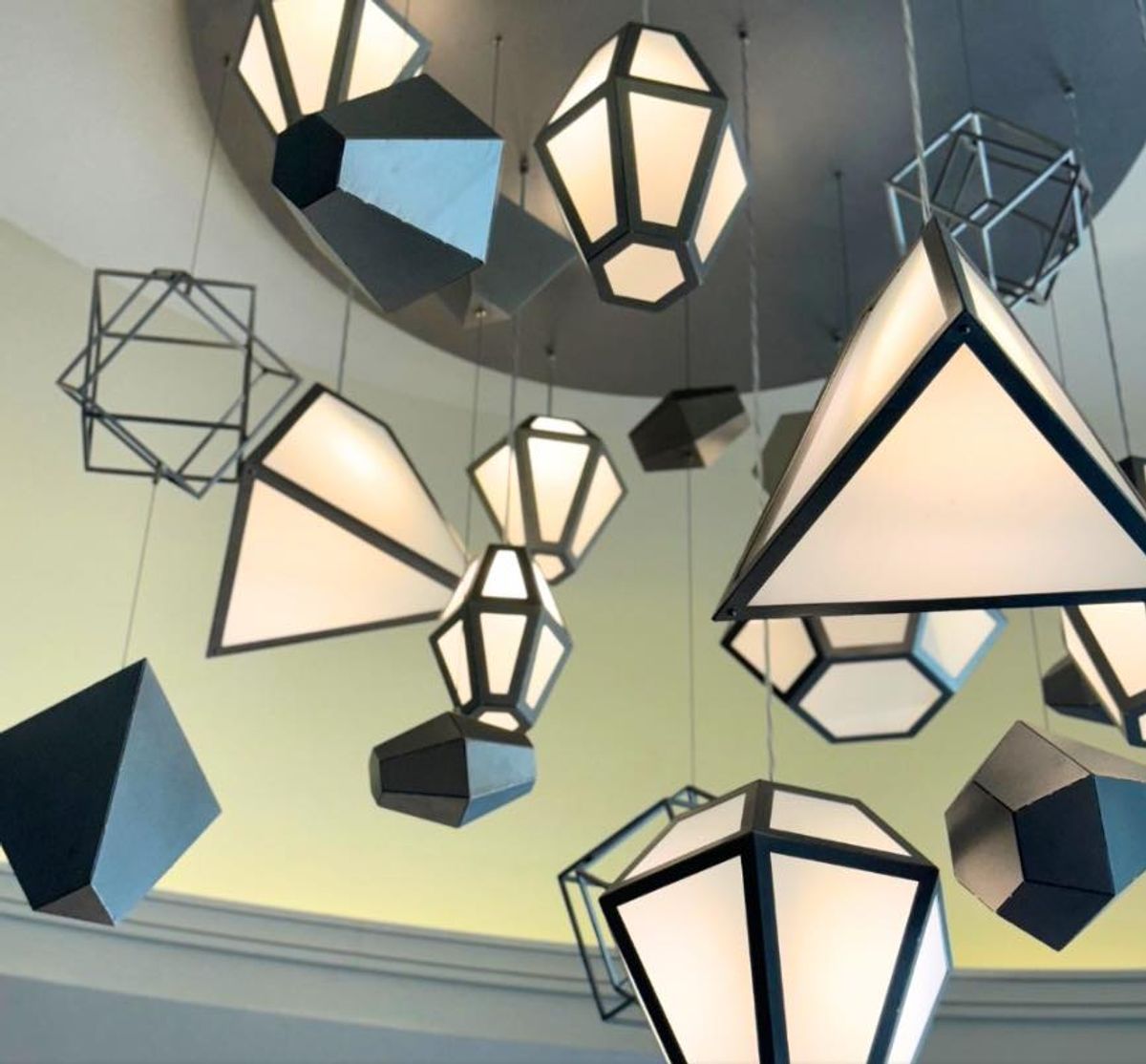 Geometric by Design
Proudly Made in the USA!

RL-2-0665-66
66” Dia. x 66” OAH
Stainless Steel 2.5 Powder Coat Finish 
Frosted White Acrylic Diffuser

RL-4-04…