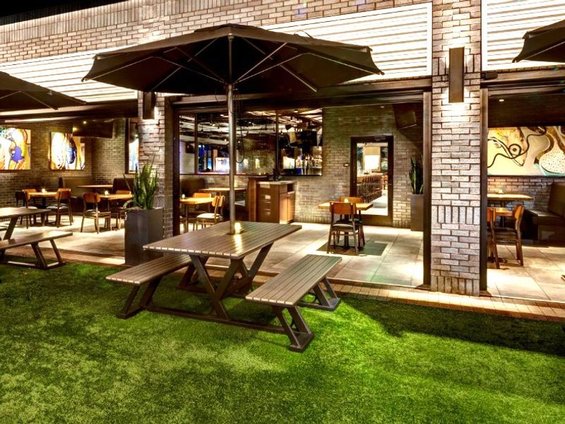 Yard House