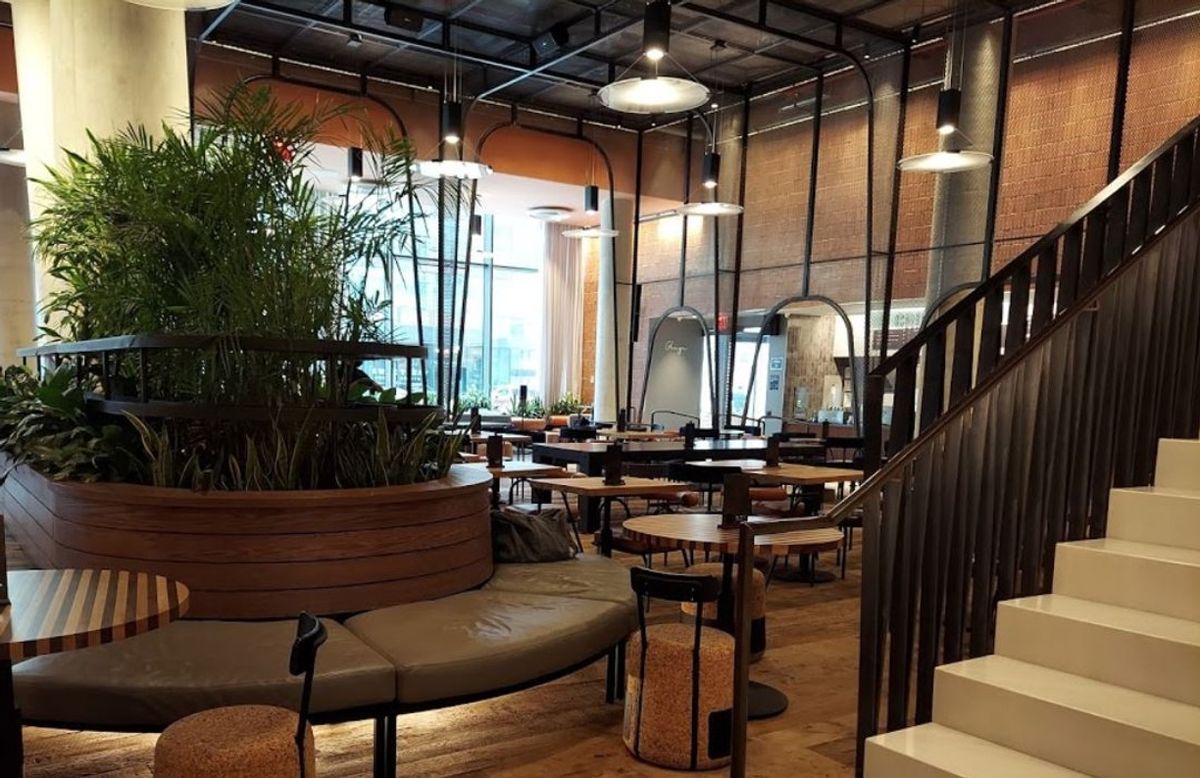 Check out this NEW install at Jacx Food Hall
Custom design in collaboration with INC Studio
Ceiling Fixture
RL-3-1418-36
36” Dia. x 13.75” H x OAH Field Ad…