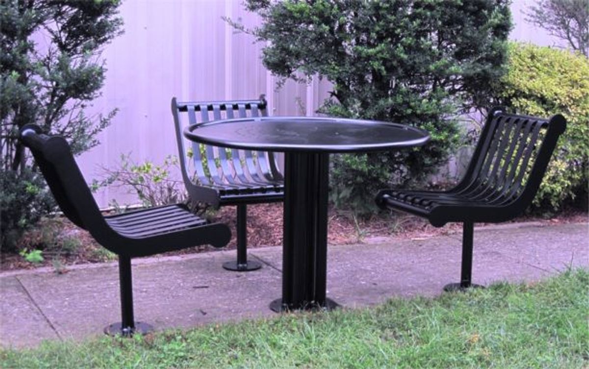 Carousel Table with Chairs