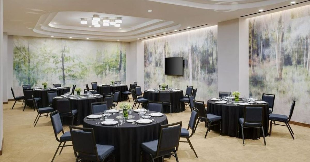 📍 Hyatt Place | Los Angeles, CA
There’s nothing like seeing our work installed and ready to shine ✨ From the initial sketches to final install, we’re proud…