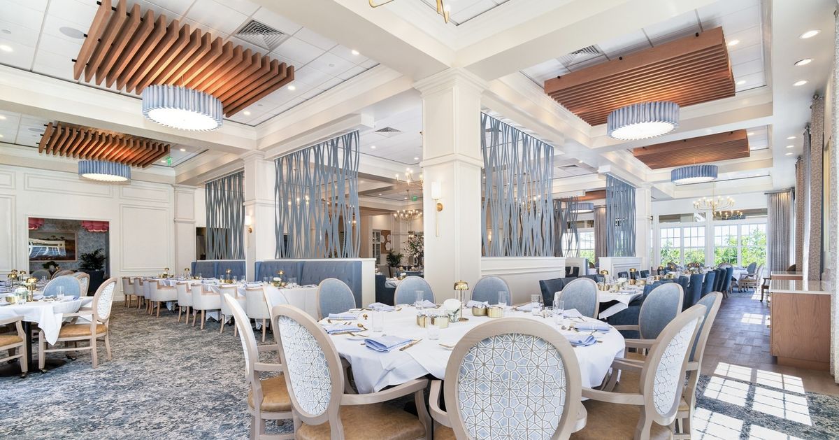 📍 Jacaranda Trace Senior Living, Sarasota, FL
Our grand chandelier and custom rippled shades bring soft elegance and a sense of home to Jacaranda Trace. Th…
