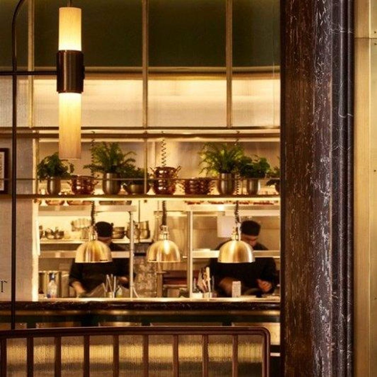 Subtle, elegant, and full of personality—our bar table lamps and sculptural sconces set the mood at Beef Bar in Tribeca, @beefbar_nyc . Each piece adds a lay…