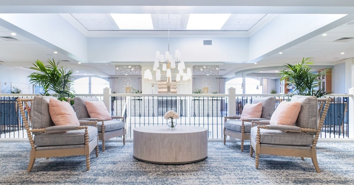 📍 Jacaranda Trace Senior Living, Sarasota, FL
Our grand chandelier and custom rippled shades bring soft elegance and a sense of home to Jacaranda Trace. Th…