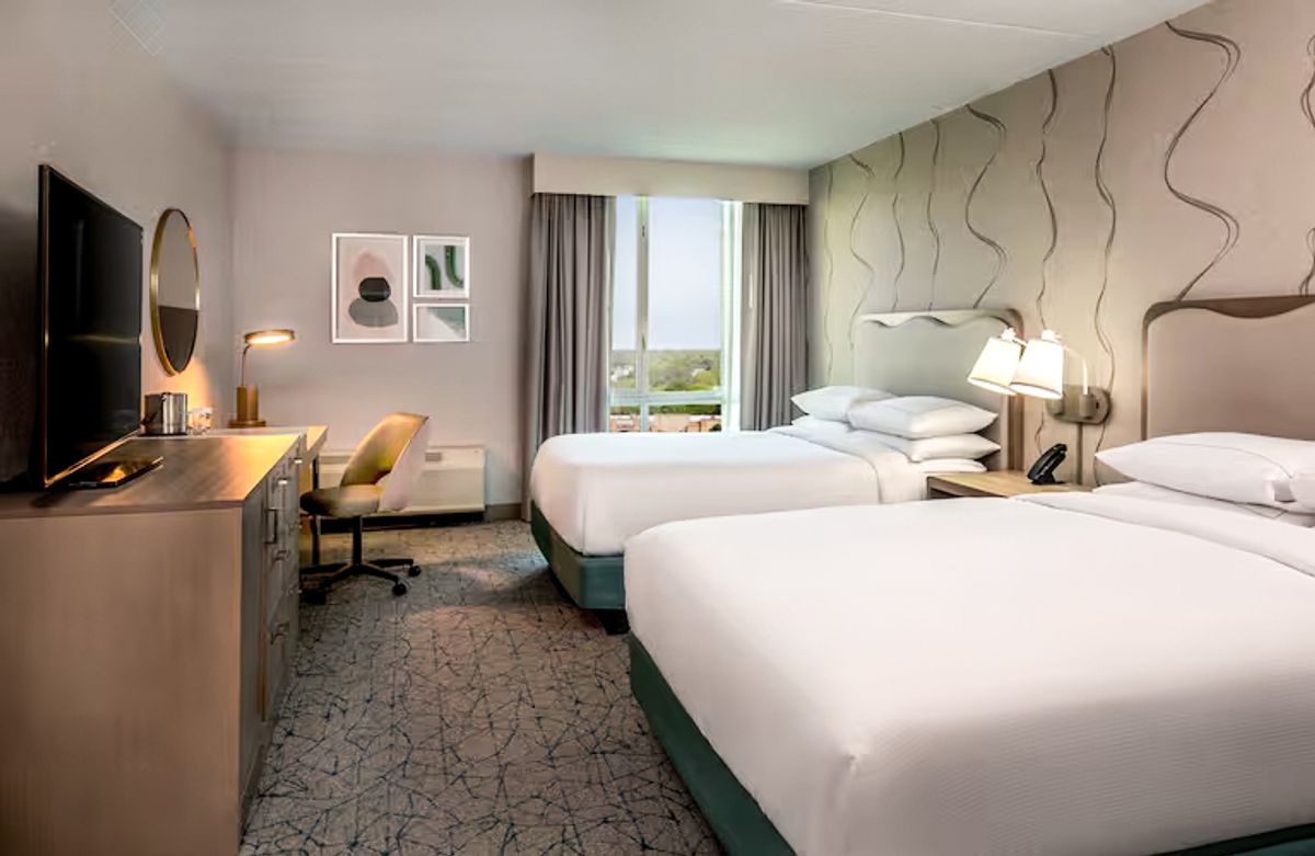From elegant floor lamps to sophisticated table lamps and sleek sconces, our custom lighting solutions bring warmth, style, and functionality to this stunnin…