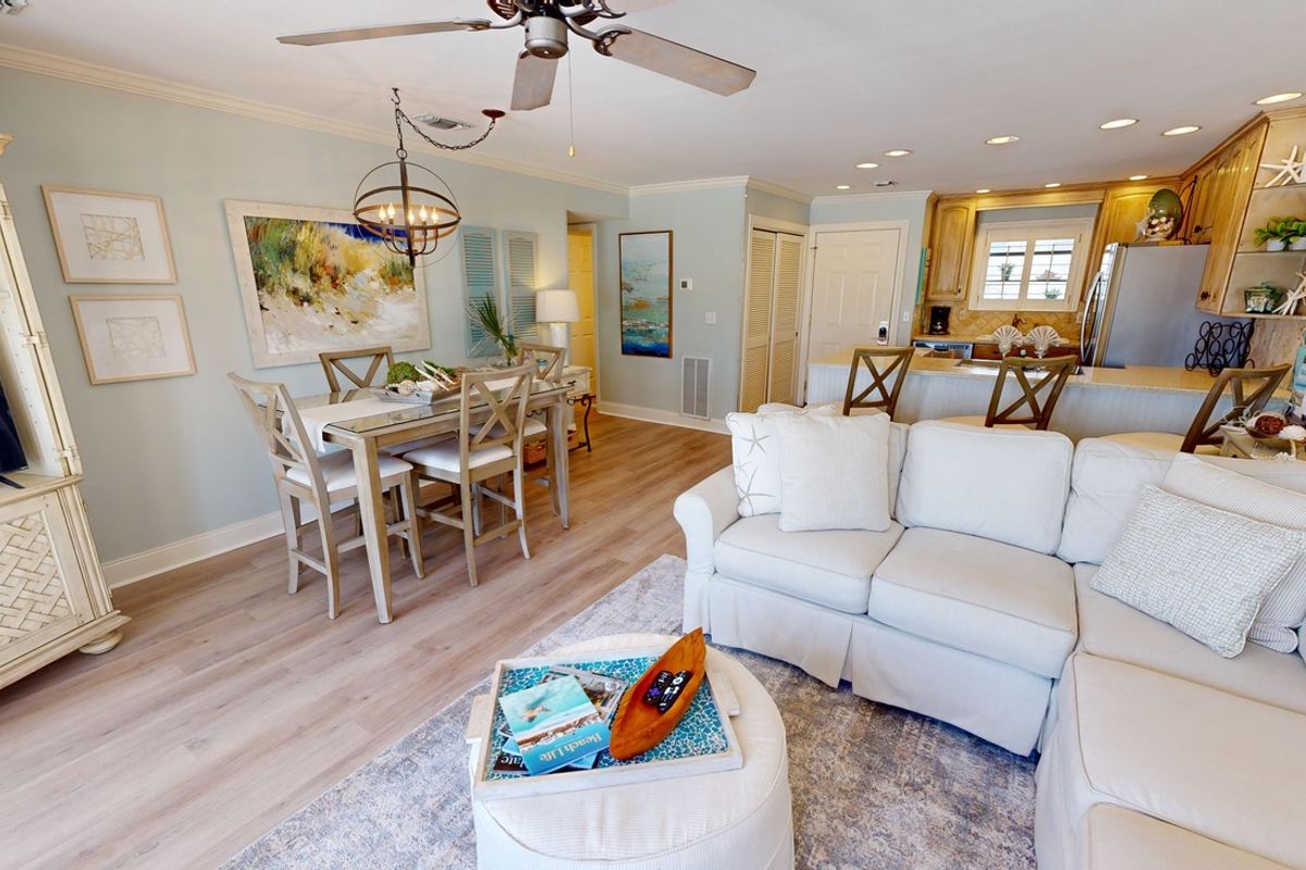Sandpiper Cove 2147 in Destin