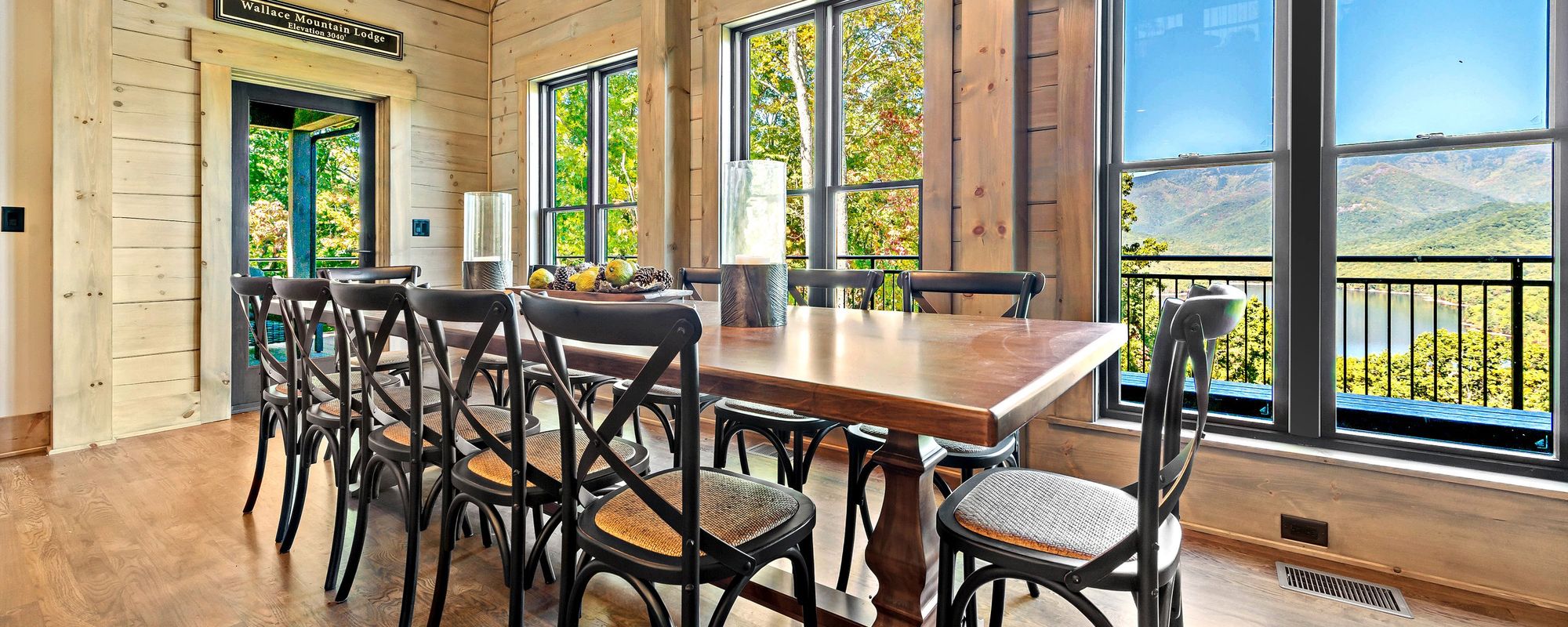 Dining room with views in a North Carolina vacation rental