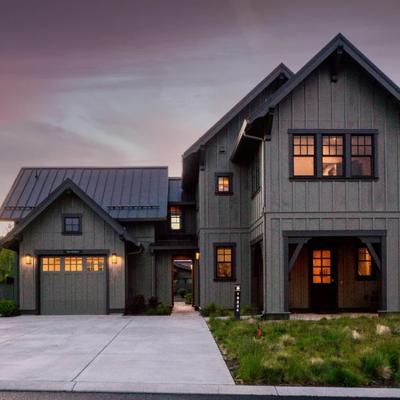 Exterior view of a Bend, OR vacation home.