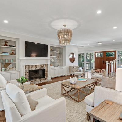 Living room in a Hilton Head Island vacation rental.