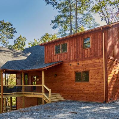 Exterior of a Cherry Log, GA vacation rental.