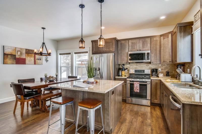 Gourmet kitchen with custom finishing in Bend, OR vacation rental home