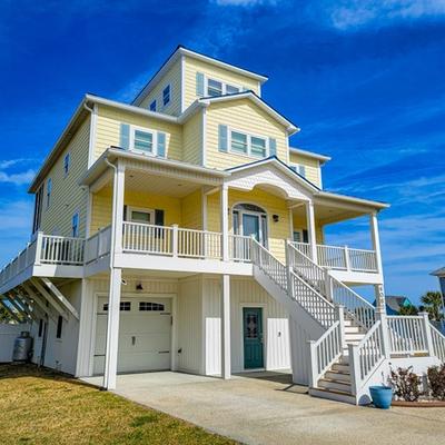Exterior view of Bella Luna.