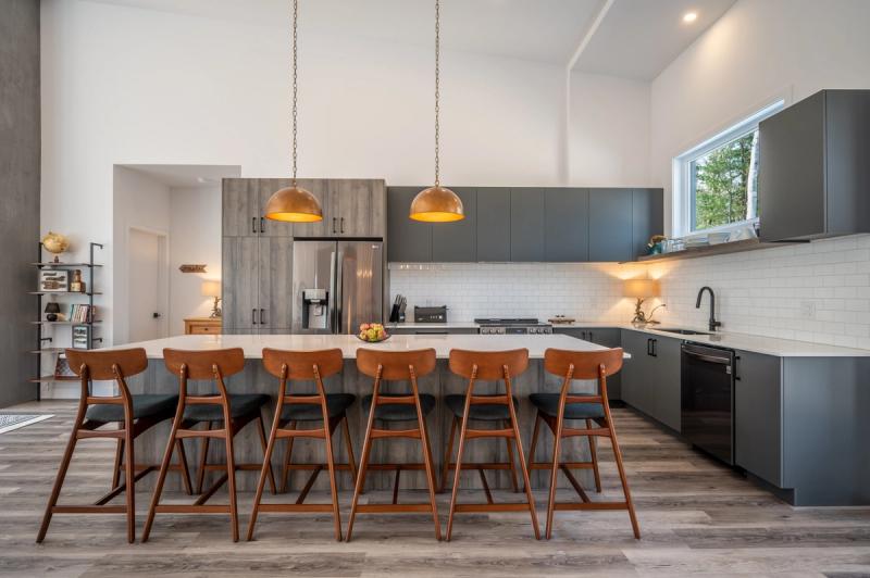 Modern kitchen in a Mont-Tremblant vacation rental
