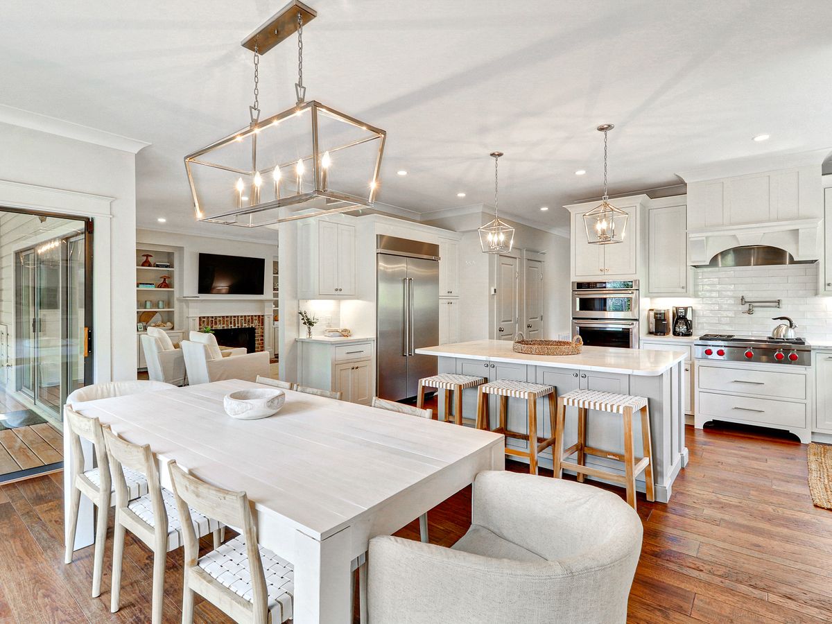 Beautiful Open Chefs Kitchen in A Hilton Head Island Luxury Vacation Rental