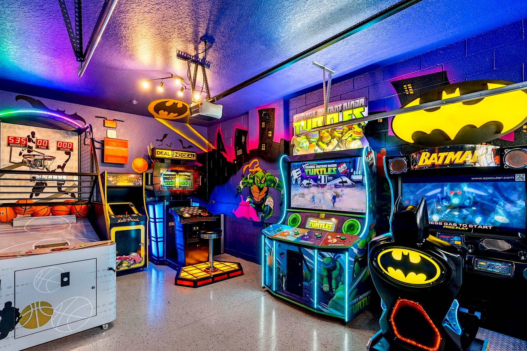 Arcade Games in Game Room in Orlando Luxury Vacation Rental For Families