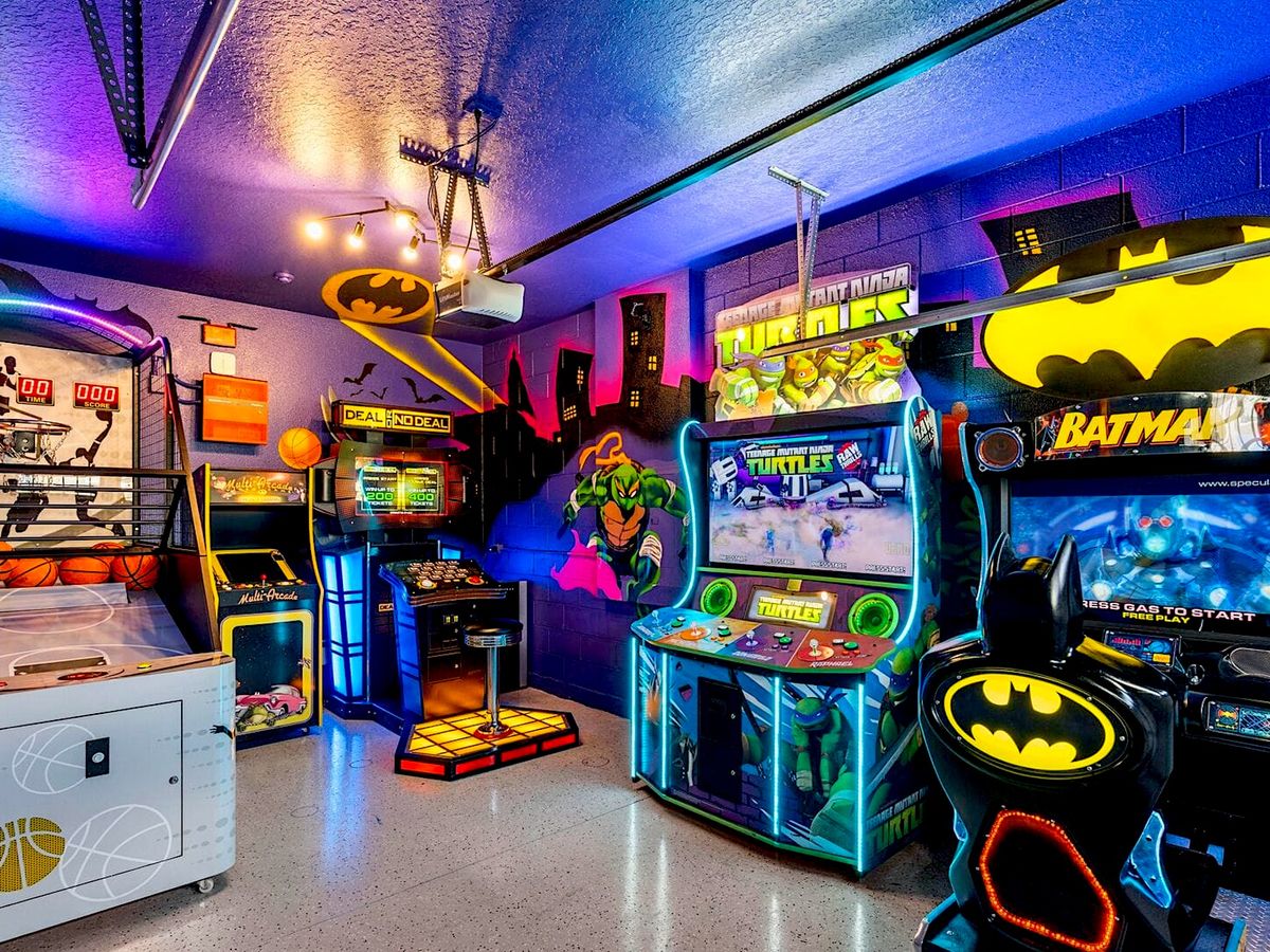 Arcade Games in Game Room in Orlando Luxury Vacation Rental For Families