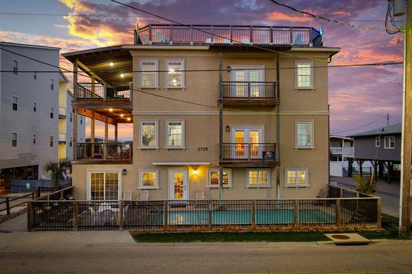 Reach For The Moon in North Myrtle Beach