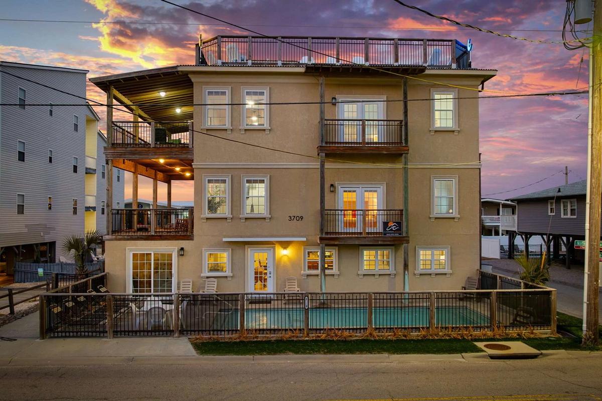 Reach For The Moon in North Myrtle Beach