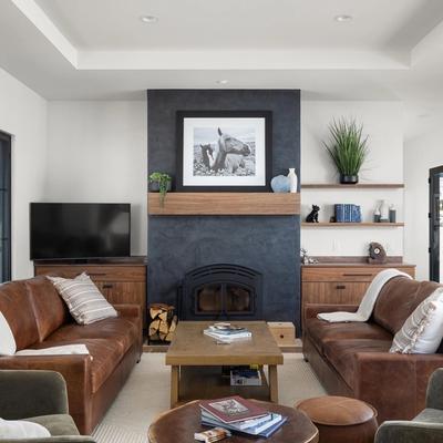 Living room in Five Peaks Retreat.