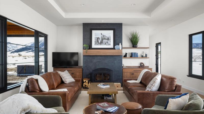 Five Peaks Retreat - Image 2