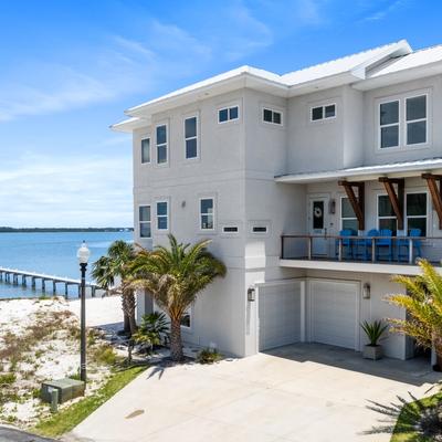 Exterior of Bermuda Sunset.