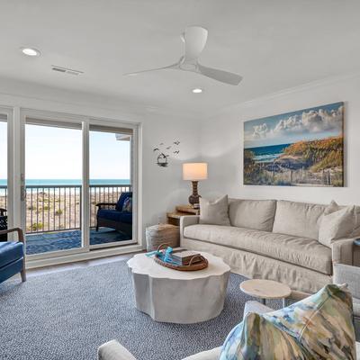 Liivng room with ocean views.