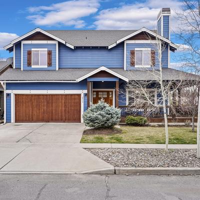 Exterior view of a Bend, OR vacation rental.