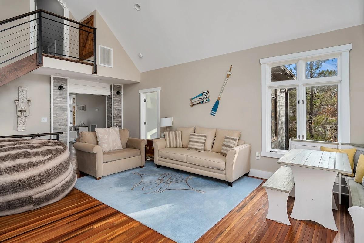 Lake Break On Lake Keowee in Clemson Lake Keowee And Lake Hartwell