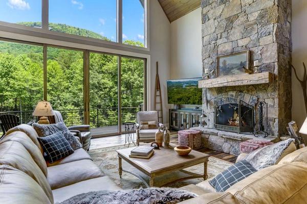 Shortoff Mountain View in Highlands