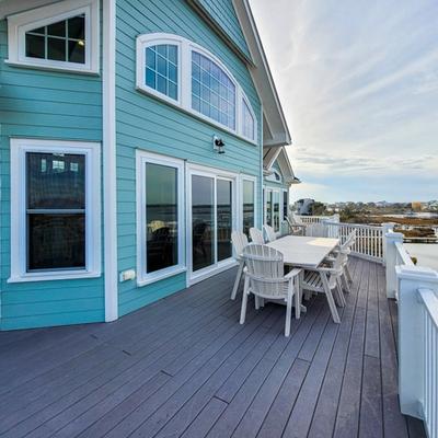 Outdoor living space in Dock of the Bay.