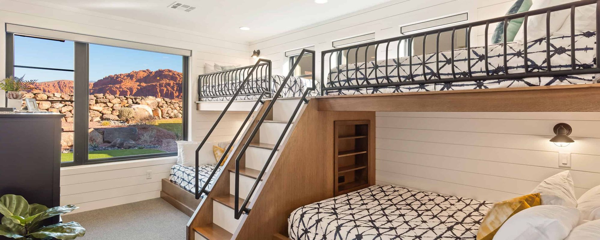 Bunk beds with views of red rocks in St. George 