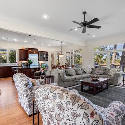 Open floorplan in a Kiawah Island vacation rental.