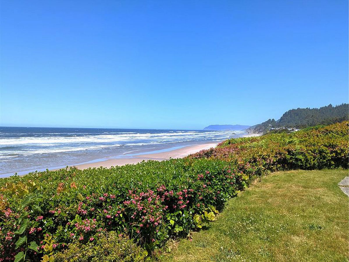 View of Pacific Ocean in Arch Cape Oregon