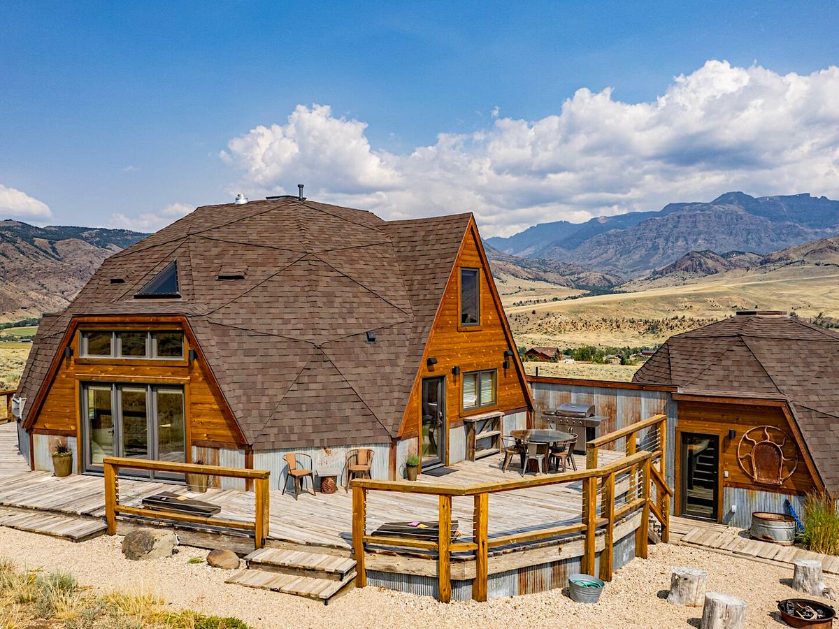 Dome House Vacation Rental in Cody Wyoming With Surrounding Valley Views