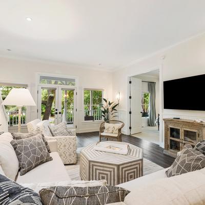Bright living room in a Kiawah Island vacation rental.