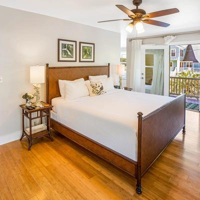 Primary bedroom in a Tybee Island vacation rental.