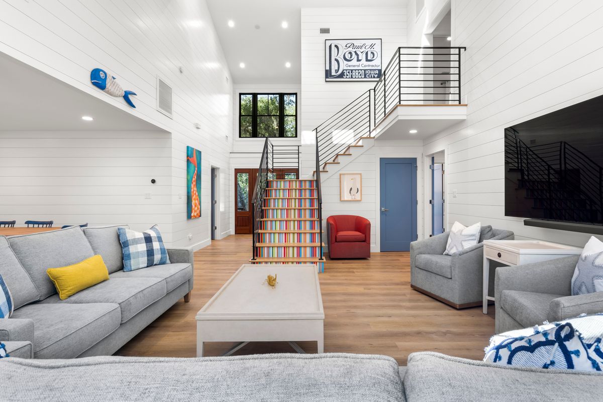 Interior view of the living space in a Kiawah Island vacation rental. 