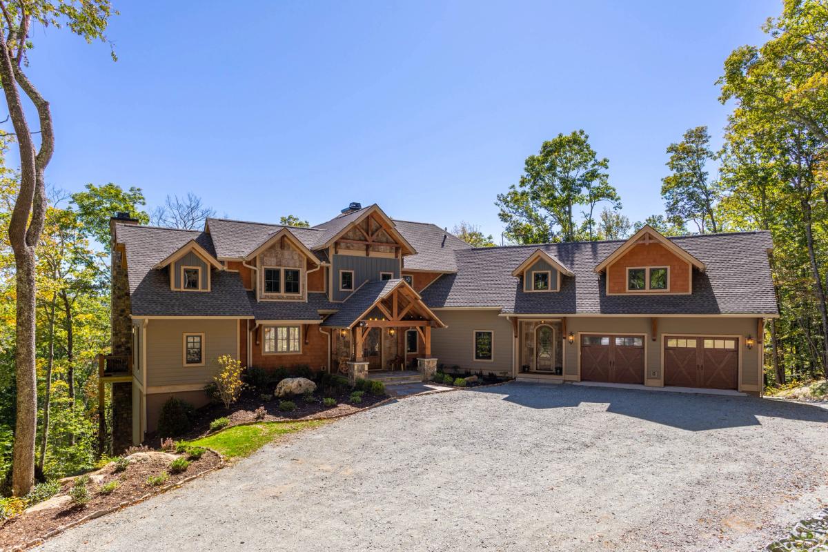 Exterior view of Boulder Creek at Eagles Nest.